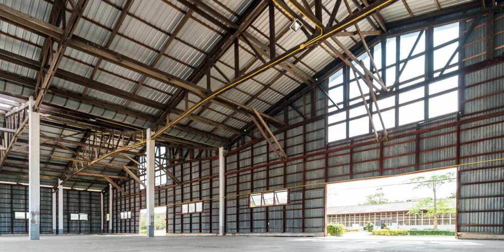 Como funcionam os galpões industriais e por que exigem projeto especializado? - STRUKT Engenharia